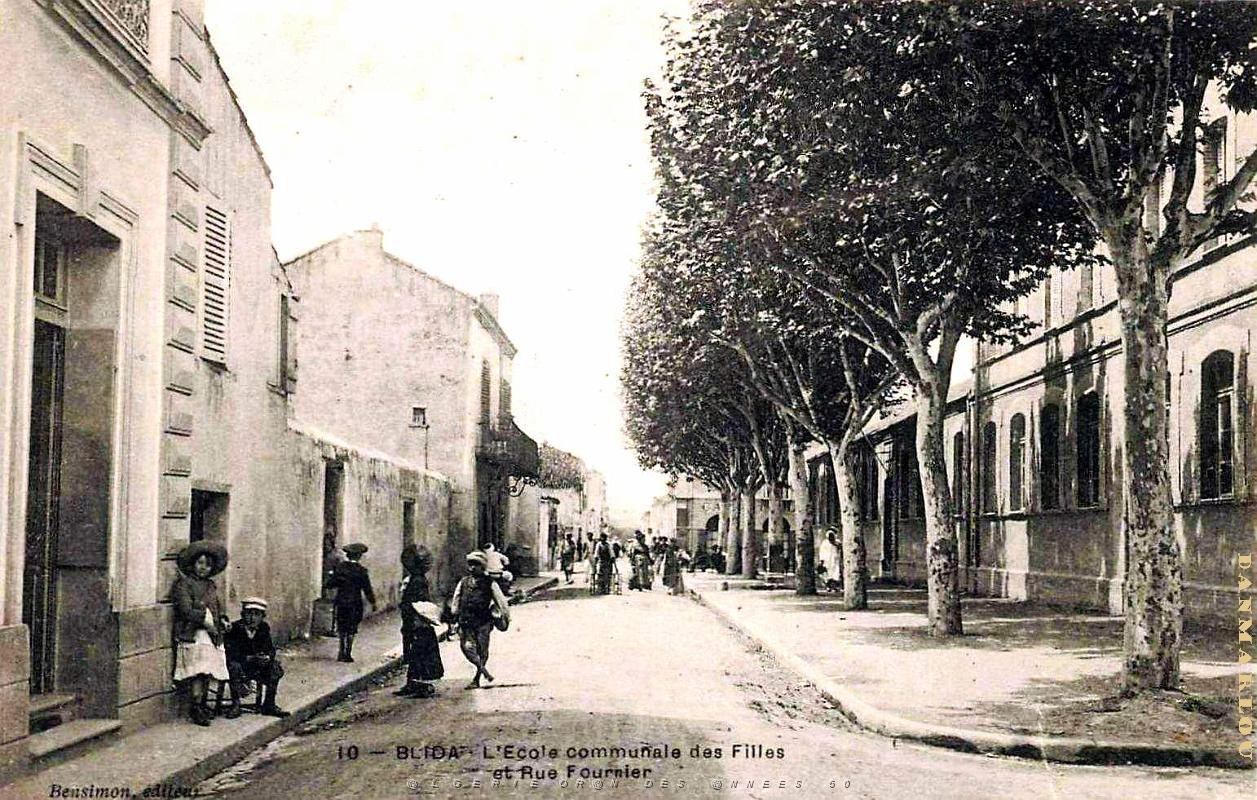 2734- Blida - Ecole Communale et Rue Fournier.jpg